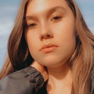 Meet your Posher, Isabella